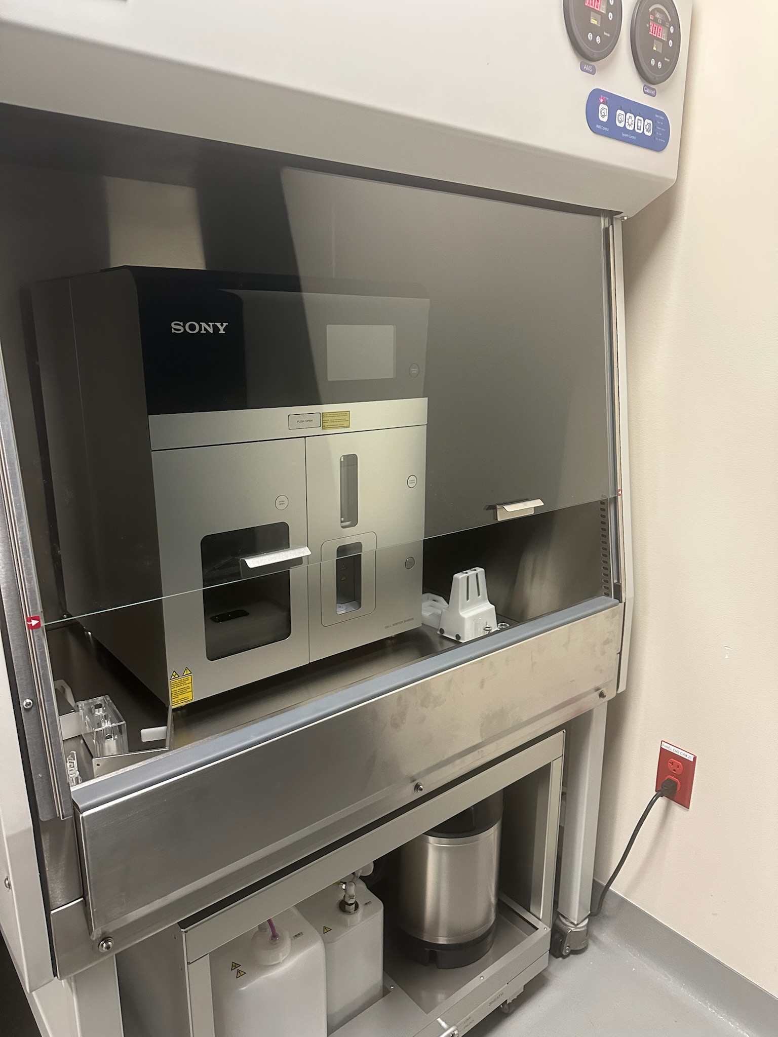 photo of Loyola Biology's Flow Cytometery