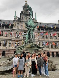 Maymester loyola university students museaum