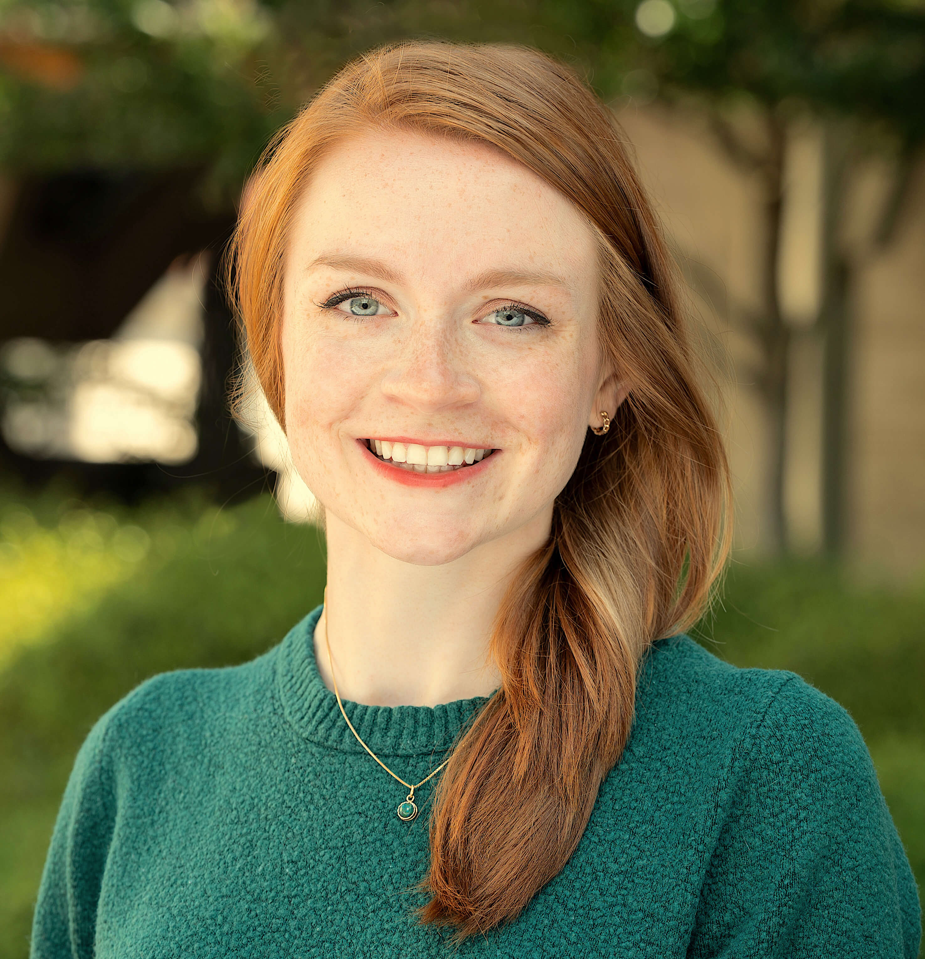 headshot for caitlin hubler