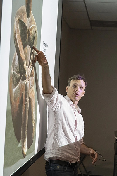 Professor discusses western art