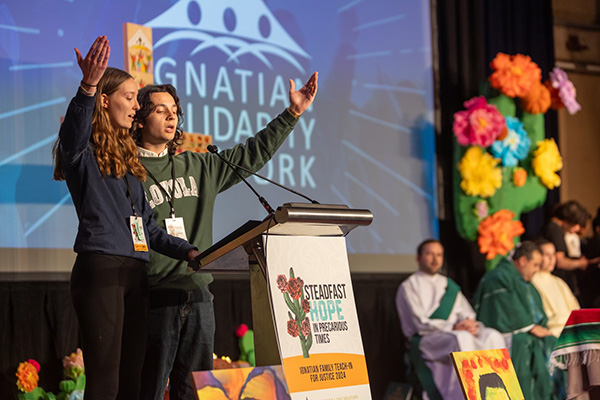 Students cantoring during IFTJ 2024 Mass