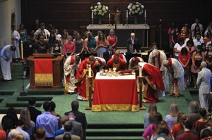 alumni memorial chapel altar