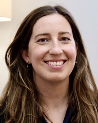 Mollly Standeven headshot