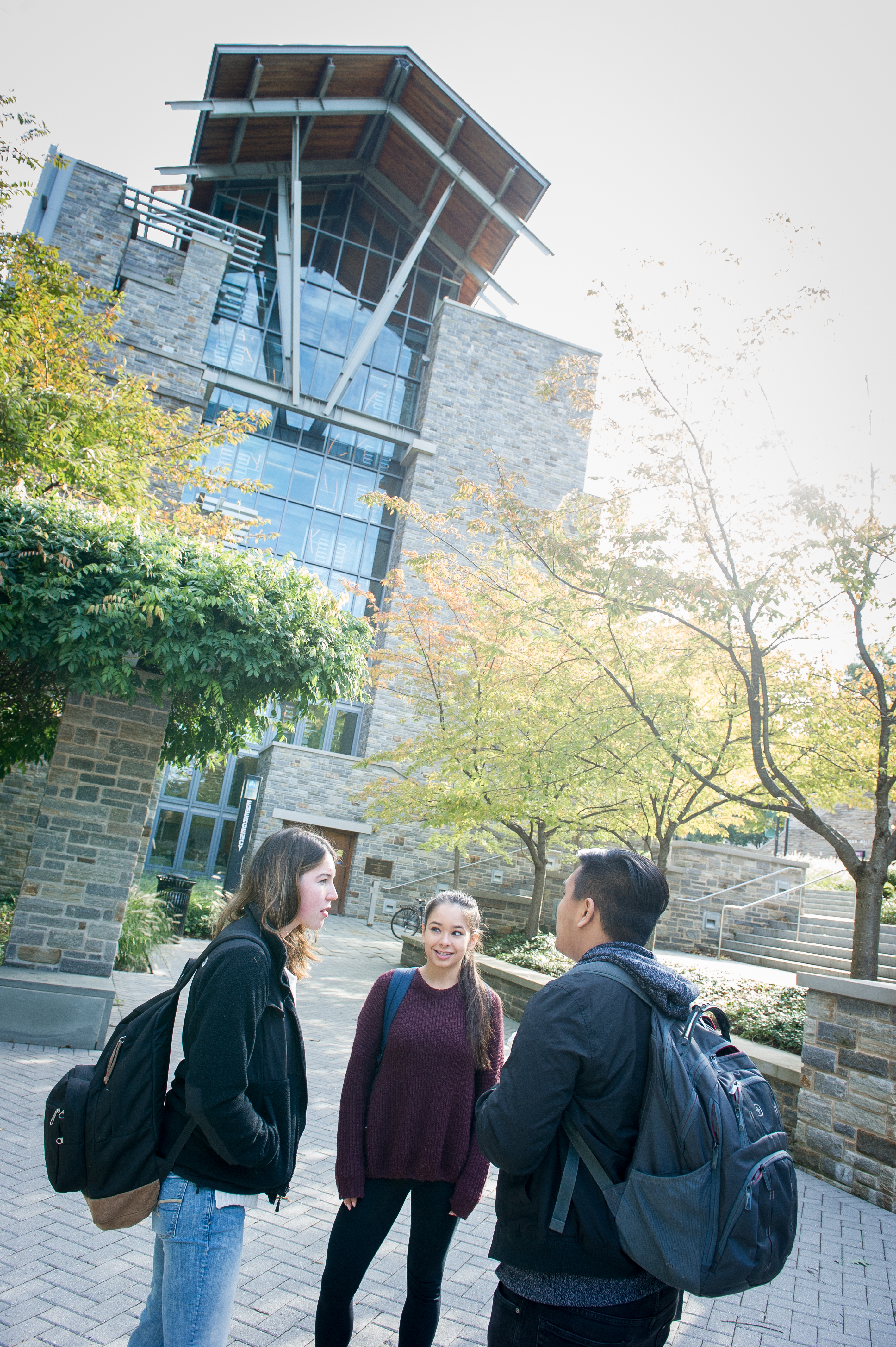 Sellinger Building with students outside