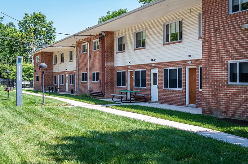 Aquinas residence hall on Loyola's Evergreen campus