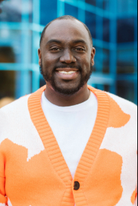 Bennie headshot smiling