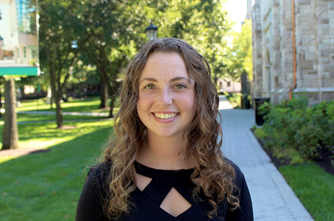 Portrait photo of Alexa Junikiewicz