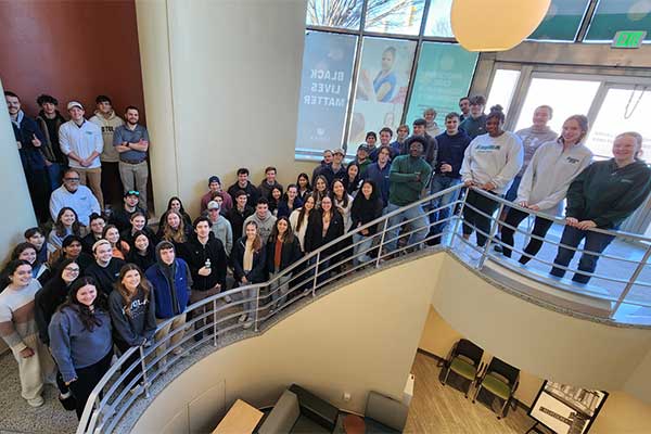 A large group of VITA volunteers