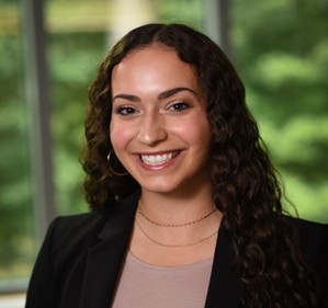 a headshot of Lauren Kauffman