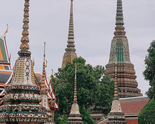 Students traveling in Thailand.